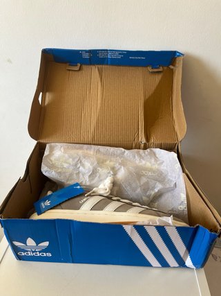 Zapatillas Adidas Campus Grises y Blancas Unisex