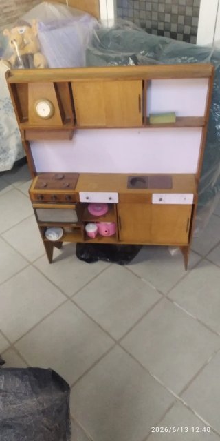 Cocina de juguete de madera y plástico