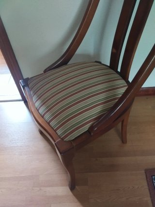 Seis sillas de comedor de madera