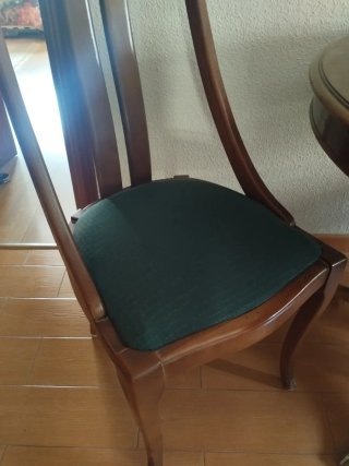 Seis sillas de comedor de madera