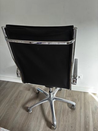 Silla de Oficina Ejecutiva Negra