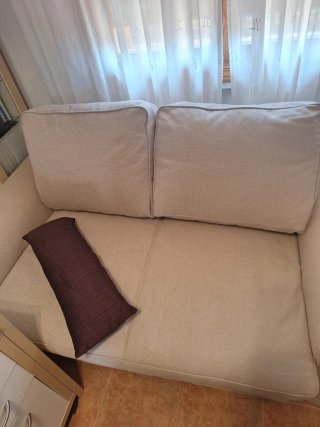 Sofá cama beige y marrón