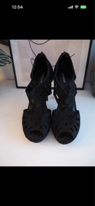 Sandalias tacón negras elegantes