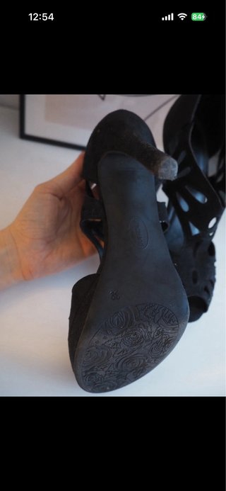 Sandalias tacón negras elegantes