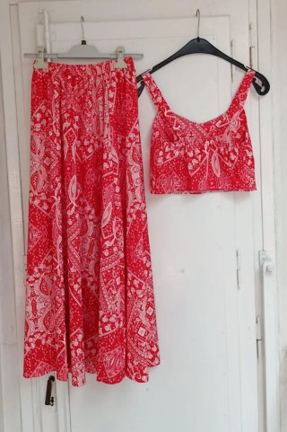 Conjunto top tirantes y falda larga roja boho