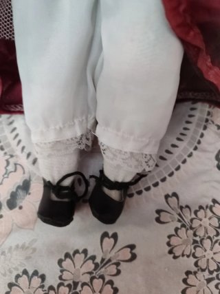 Muñeca de porcelana vintage