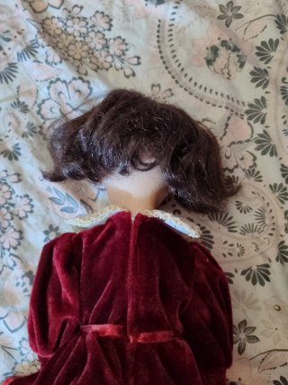 Muñeca de porcelana vintage