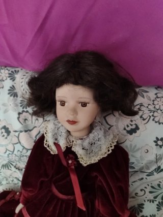 Muñeca de porcelana vintage