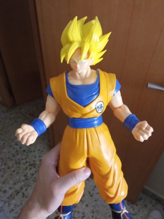 Figura Goku Gigante