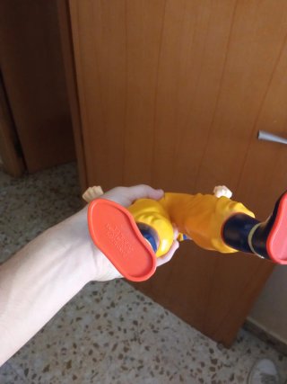 Figura Goku Gigante