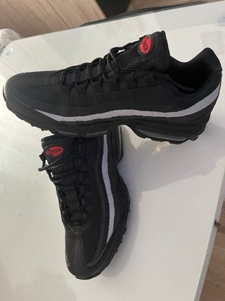 Zapatillas Nike Air Max Plus Negras Rojas