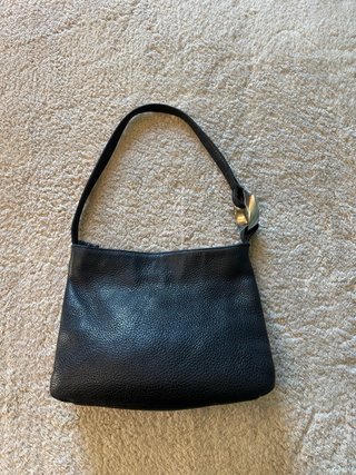 Borsa a spalla Furla in pelle martellata nera