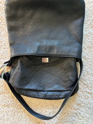 Borsa a spalla Furla in pelle martellata nera