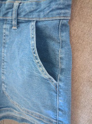 Mono vaquero corto Bershka