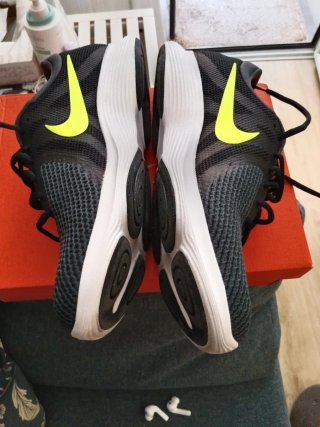 Zapatillas Nike Revolution 4 Talla 44 a estrenar