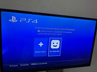 PS4 Slim Negra + Mando + 2 Juegos