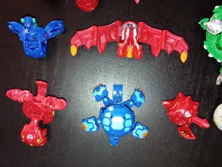 Bakugan 43 carte calamite + 59 carte normali