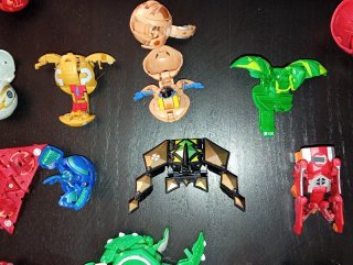 Bakugan 43 carte calamite + 59 carte normali
