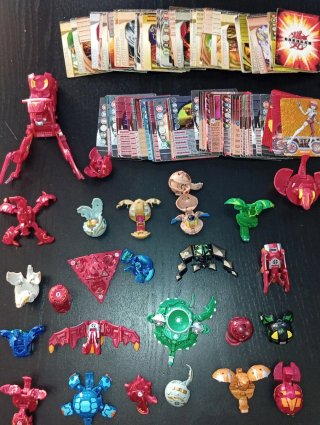 Bakugan 43 carte calamite + 59 carte normali