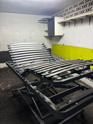 Cama eléctrica articulada metálica