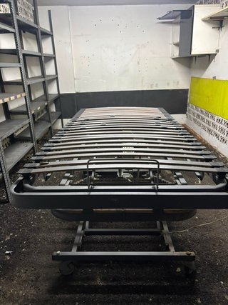 Cama eléctrica articulada metálica