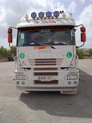 Camión de carga IVECO STRALIS 2006