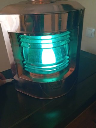 Farol náutico de cobre