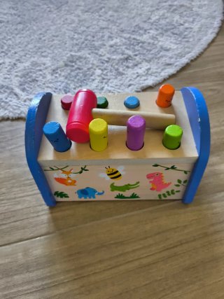 Juguete Montessori Martillo y Bolos