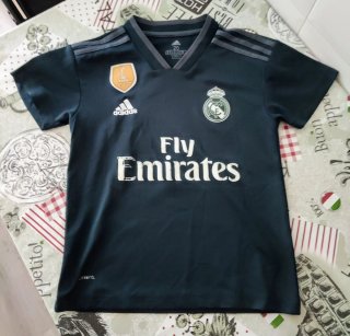 Equipación Real Madrid niñ@ Talla 20