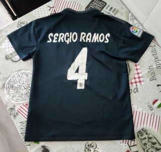 Equipación Real Madrid niñ@ Talla 20