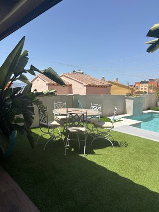 Tavolo in ferro battuto con ceramica e 5 sedie