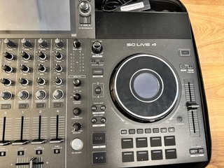Controladora Denon DJ SC Live 4 + Decksaver