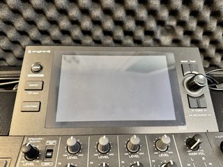 Controladora Denon DJ SC Live 4 + Decksaver