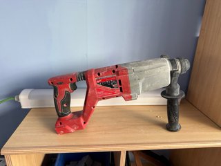 Martillo Milwaukee M18 BLHACD26-0 SDS