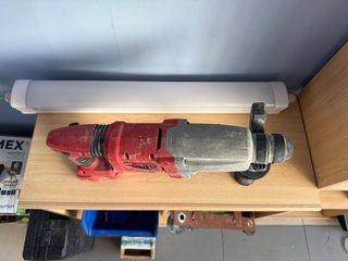 Martillo Milwaukee M18 BLHACD26-0 SDS