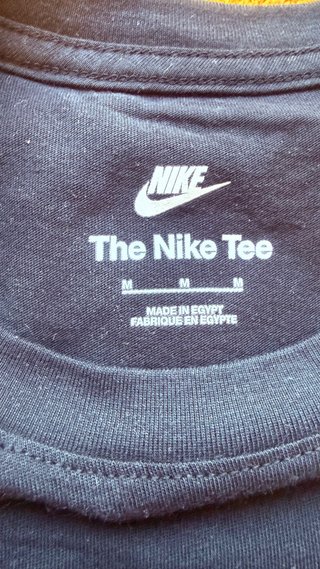 Camiseta Nike, color negra. Talla M Nueva.