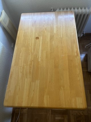 Mesa de comedor de madera