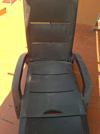Tumbonas plegables con cajón.