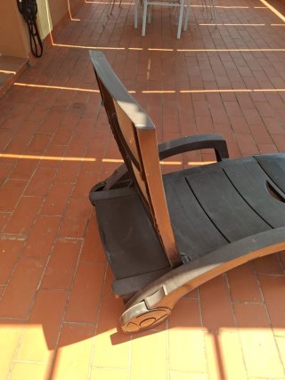 Tumbonas plegables con cajón.