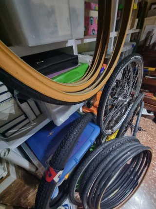 Cubiertas y Ruedas de Bicicleta