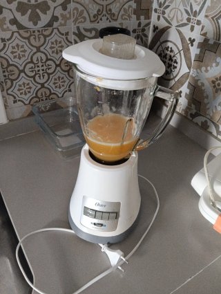 Licuadora Oster Blanca