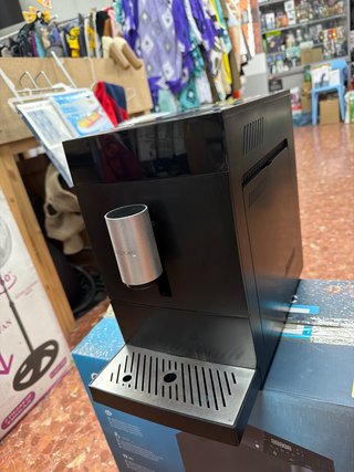 Cafetera Cecotec Compacta Cremmaet superautomatica