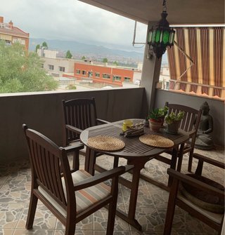 Conjunto mesa y 4 sillas de madera terraza