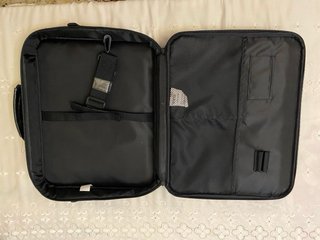 Maletín portátil 15,6” negro con correa