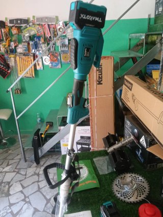 Decespugliatore a batteria 88V