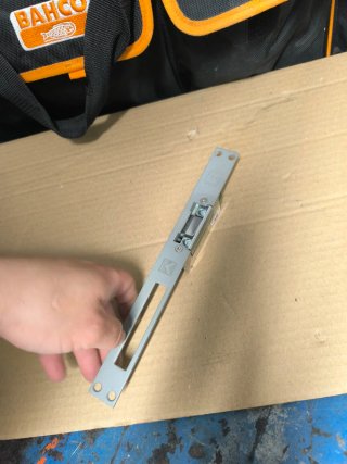 Cerradura electrónica Assa Abloy NORMALMENTE ABIER