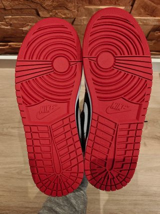 Zapatillas Air Jordan 1 Mid Rojo Negro