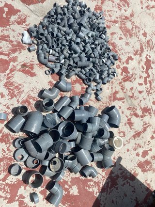 Lote Codos Tubería PVC Gris