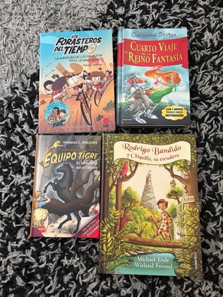 Libros juveniles variados en muy buen estado