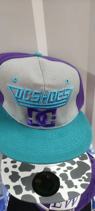 Gorra New Era YMCMB Negra y Gris